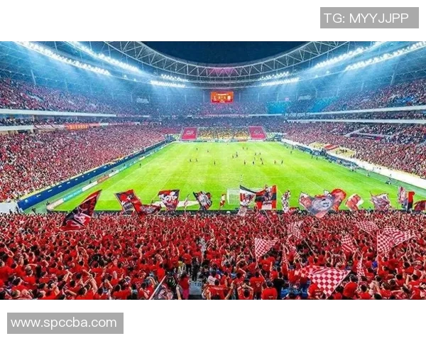 激情四溢绿茵场：全球顶级足球球星荟萃，尽显超凡魅力与技艺